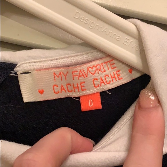 Lightly worn cute navy textured top with collar - Picture 2 of 2